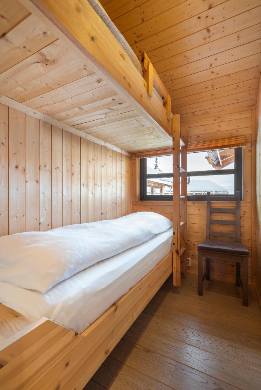 Liapark Lodge *