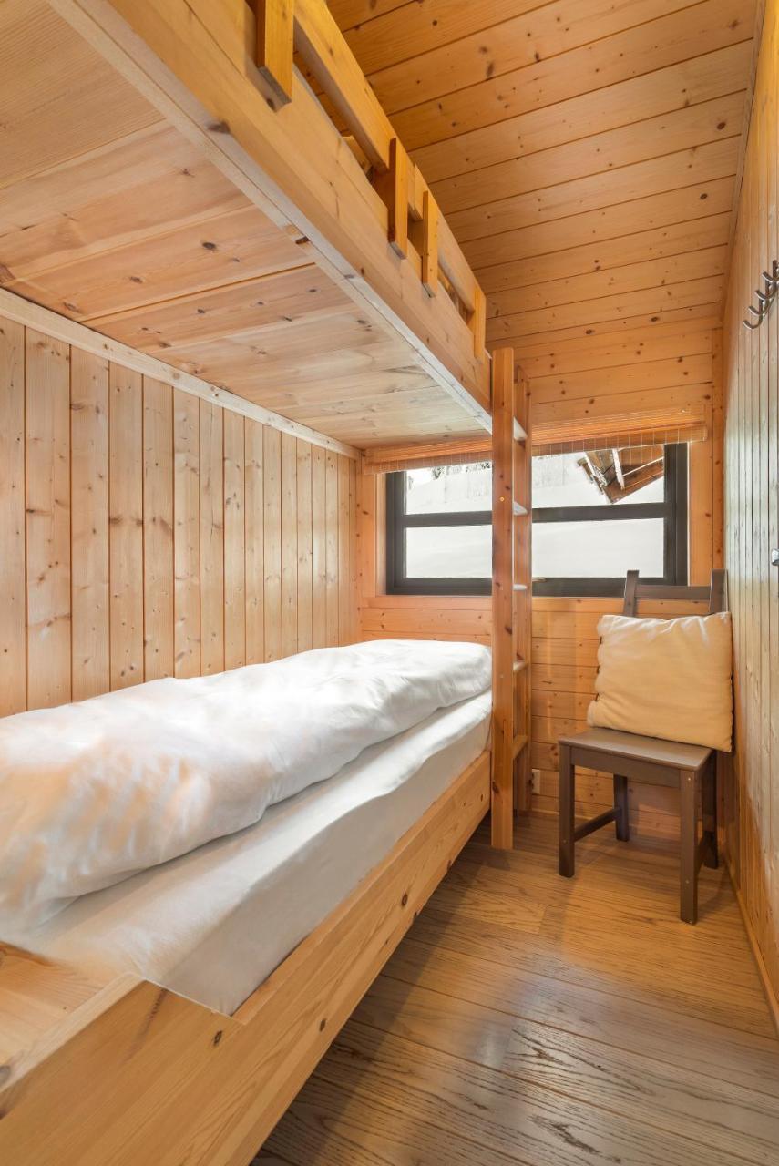Liapark Lodge *
